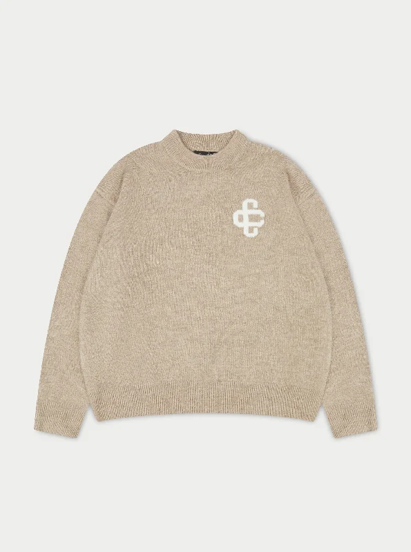 FLUFFY KNIT EMBLEM CREW - BEIGE